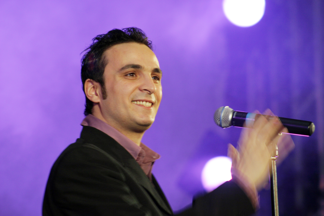 Cristi Enache, solistul Direcţia 5, schimbare radicală de look. S-a tuns zero şi…