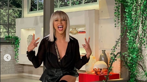 Lora, transformare spectaculoasă de look! Adela Popescu și Cove au remarcat imediat iar fanilor nu le-a venit să creadă