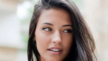 Ce drăăăguţ! Uite ce cum arăta Antonia înainte de a deveni domnişoară! Nu-i aşa că era simpatică-foc?