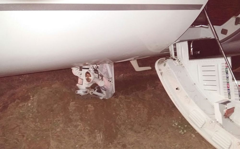 Avionul privat al lui CRISTIANO RONALDO s-a prăbuşit la Barcelona!