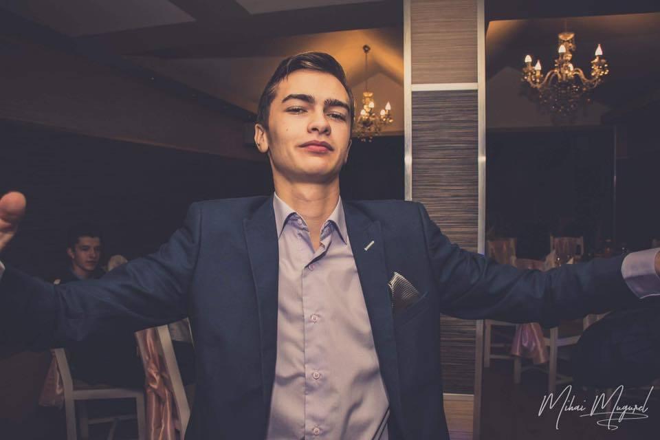 Tânărul de 19 ani, care a dispărut după ce a încercat să se spânzure cu cablul de la telefon, a fost găsit! Cum l-au descoperit părinţii