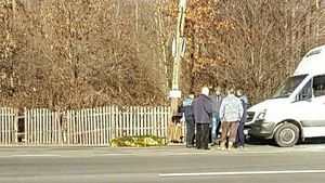 Moarte suspectă! Un bărbat a fost găsit mort în maşină, pe marginea drumului!