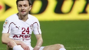 “Surdule, tu parca ai fi chior! Cum ai putut sa pierzi o asemenea femeie?”. Surdu a ajuns de rasul vestiarului!