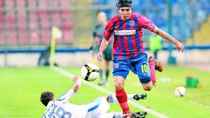 Asalt la fundasi din baniipe Dayro