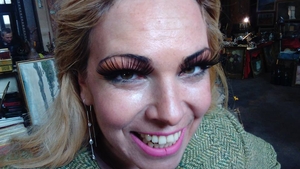 Fotografie unicat cu Dana Marijuana și fiica sa, în vârstă de 14 ani. Adolescenta seamănă perfect cu mama sa. Foto
