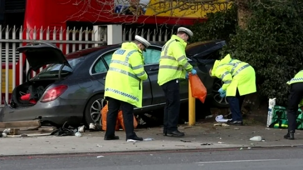 Un român, în stare critică în urma accidentului din Londra