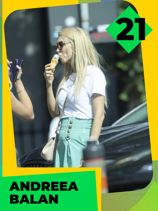 TOP 30 sexy vedete care au făcut show cu frișcă și cu înghețată! Antonia, Delia și Babs nu s-au putut abține! Avem 100 de fotografii de colecție!