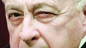 In coma de patru ani, Ariel Sharon a fost transportat acasa pentru a-i fi testat echipamentul medical