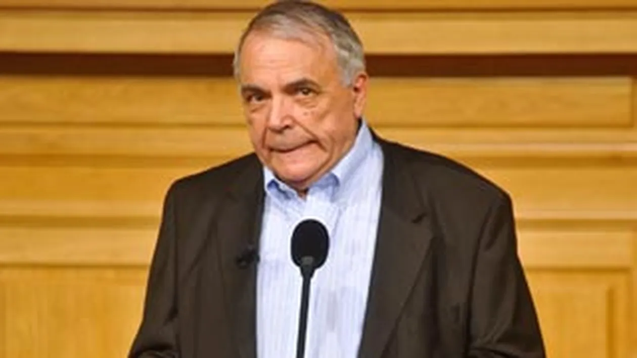 Nicolae Manolescu, ambasadorul Romaniei la Paris pe langa UNESCO, mai are de asteptat pana sa devina un om liber! Nu a putut divorta la primul termen