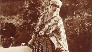 ”Saecularia” te provoacă să fii român adevărat! Ce trebuie să faci ca să câștigi un album foto despre ”Cum s-a făcut România”