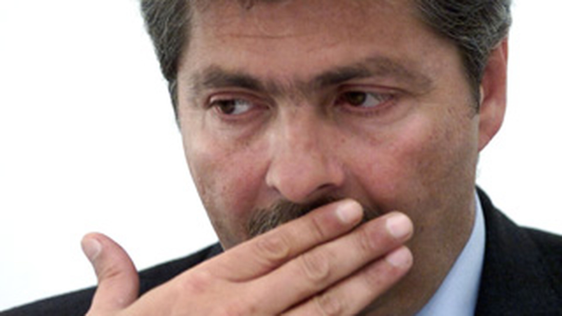 Meniul milionarilor Sorin Ovidiu Vantu si Liviu Luca in arest! Marmelada de dimineata, iahnie de fasole si tocanita de legume