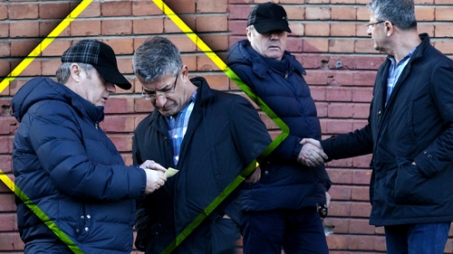 Discretul milionar libanez și bosulică de la Piața Obor, ”interceptați” în timp ce șușoteau în parcare!