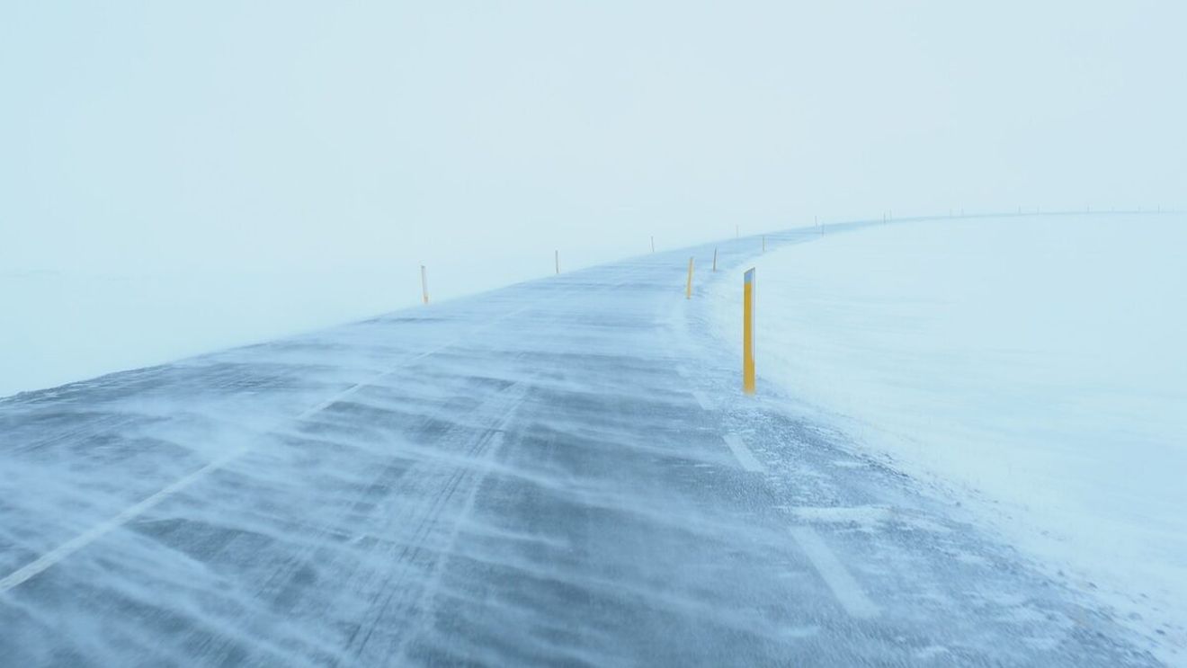 Alertă în România! Ciclonul mediteranean aduce vijelii, ploi și viscol în ziua de Crăciun