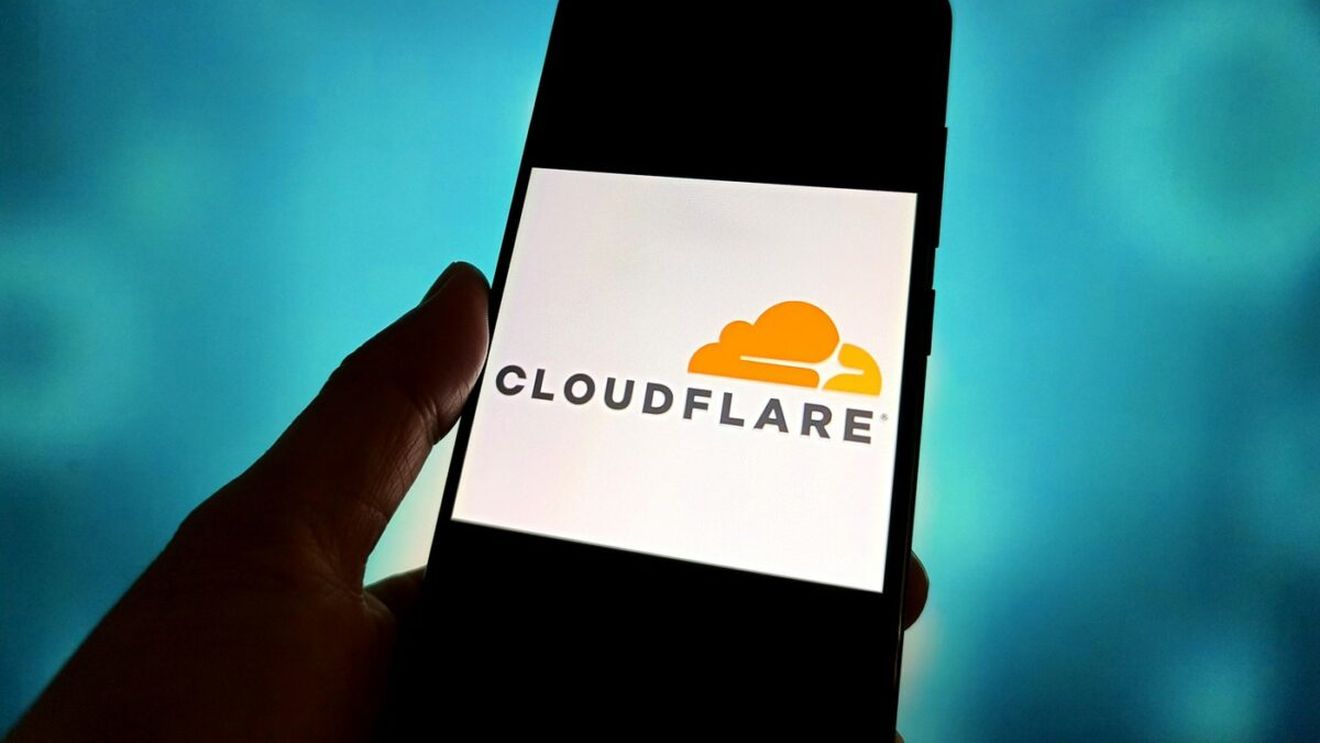 De ce a picat Cloudflare din nou? Sute de site‑uri, offline