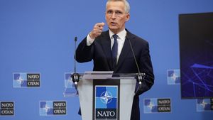 Anunțul făcut de Jens Stoltenberg. NATO a activat planurile de apărare chimică, nucleară şi biologică
