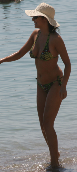 Avem singurele imagini cu Andra Măruță în costum de baie. Cum arată trupul ei, de fapt, și de ce îl ascunde