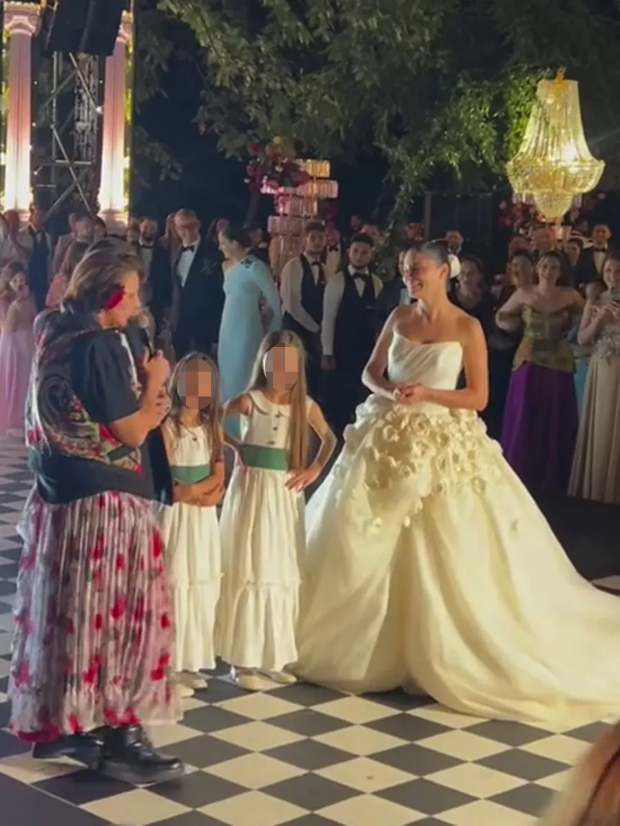 Carmen Tănase la nunta fiicei lui Vasile Didilă. sursă - social media