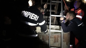 Intervenție salvatoare pentru un bărbat de 63 de ani, căzut într-o fântână
