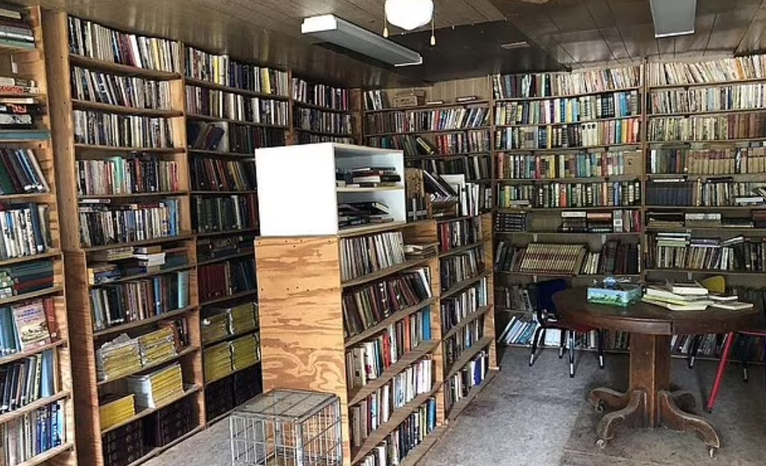 Satul Monowi are un singur locuitor, o femeie de 89 de ani, care îndeplinește funcțiile de primar, bibliotecar, barman, trezorier și șerif/ sursă foto: dailymail