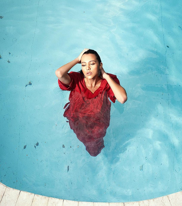 Iubita lui Cătălin Botezatu a pozat topless și cu dresul tras pe cap. Poza HOT cu Monica Hill