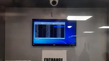 Cu cât se cumpără un EURO în aeroportul de la Otopeni. Cât plătesc casele de schimb