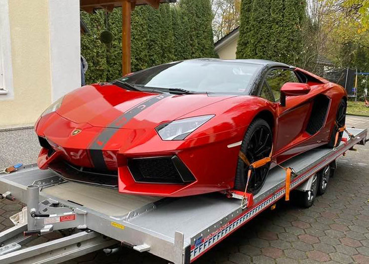 Superbul Lamborghini Aventador Roadster a fost comandat din Germania