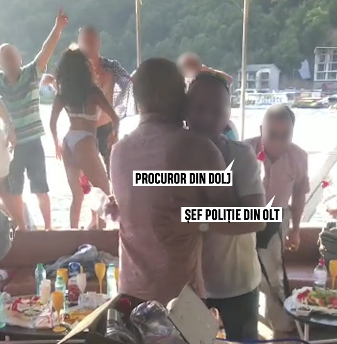 Procurori, judecători și șefi de Poliție de la Dolj și Olt, filmați la un party cu animatoare pe un ponton de lux de pe Dunăre