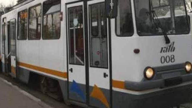TRAGEDIE in Capitala. Un barbat a murit după ce a fost calcat de tramvai!