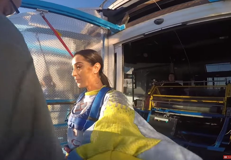 Iubita lui Speak s-a aruncat de pe bloc! Totul a fost filmat