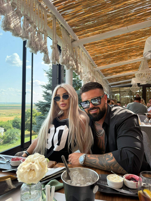 S-au căsătorit în mare secret, dar acum îl cunoaște întreaga lume. Cine este bărbatul din viața Iasminei Halas?