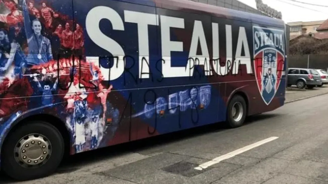 Autocarul Stelei, vandalizat și la Timișoara! Ce au pățit jucătorii după meci