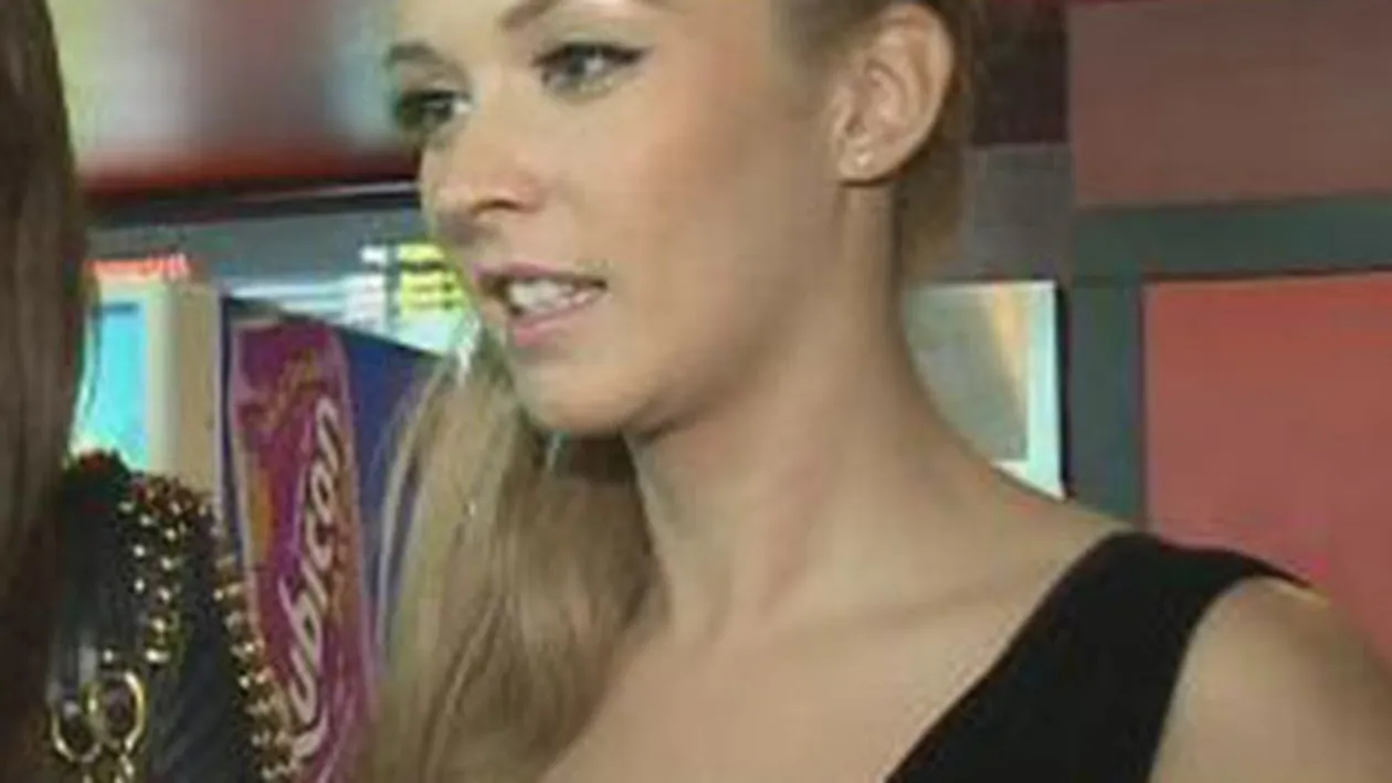 Uite ce inel imens are Diana Dumitrescu! Esti curios cum a pus mana pe el?