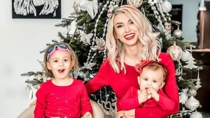 Aplauze la scenă deschisă pentru Andreea Bălan, la un eveniment de Crăciun