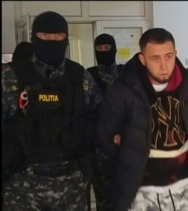 Vicenţiu, luat din nou pe sus, cu mascaţii