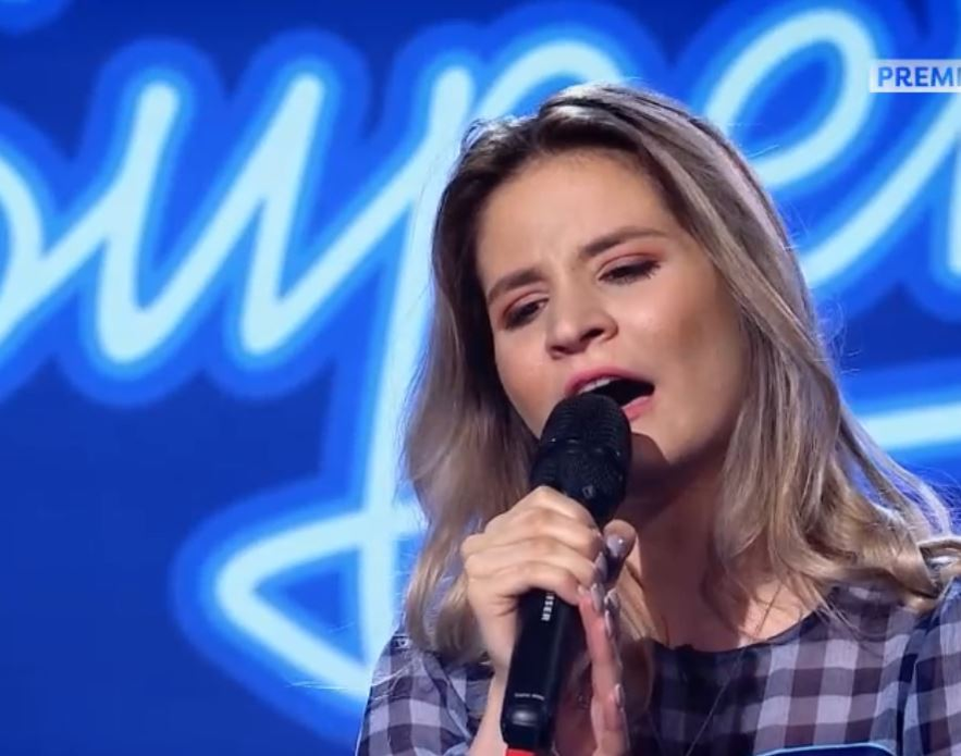 Sabina Bălăoi, 17 ani, i-a impresionat pe jurații de la ”SuperStar”. Sursă: captură TV