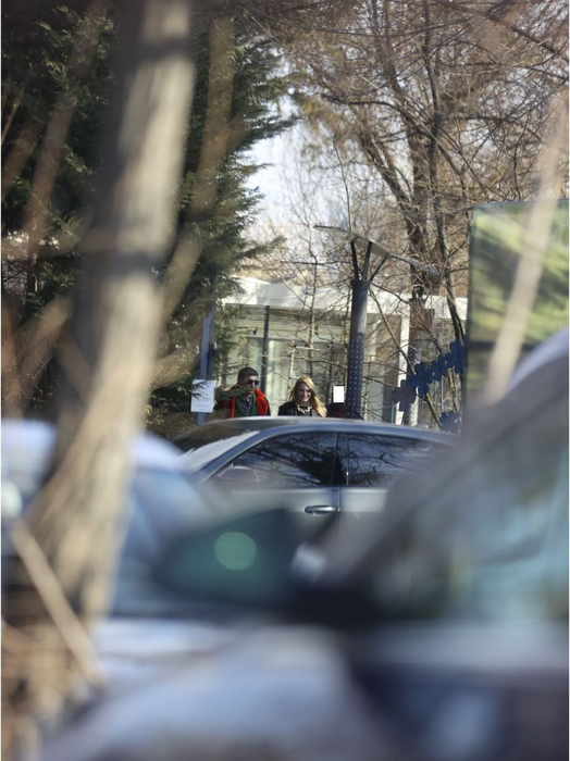 Cristi Borcea și Valentina Pelinel ies din restaurantul unde au luat prânzul