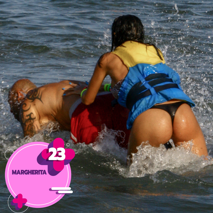TOP 30 de vedete care au încins atmosfera pe litoral cu cele mai sexy scheme de înot. Mădălina Ghenea, Ramona Olaru sau Delia se scufundă mai bine decât scafandrii