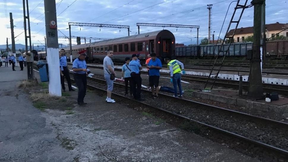 Sfârșit tragic. Un român a murit după ce a sărit dintr-un tren. Bărbatul plecase în direcția greșită