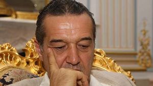 N-ai mai văzut aşa ceva până acum! Ce imagine de profil are GIGI BECALI pe WHATSAPP!