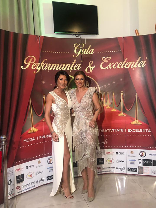 Anamaria Prodan a purtat o rochie extrem de elegantă, dar transparentă! Gafa făcută de soția lui Reghe când a primit un premiu important în cariera ei