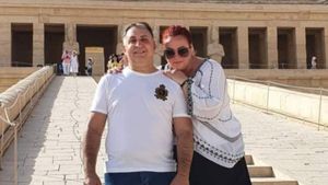 Cum a reacționat soția lui Vali Vijelie, după ce a auzit pentru prima dată piesa ”Să iubești două femei”: ”Ce ai făcut, mă, ți-ai făcut melodie?”