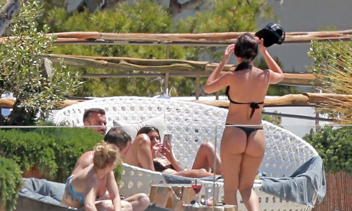 Imagini incendiare cu Cristiano Ronaldo şi prietena lui, modelul Georgina Rodriguez, la plajă