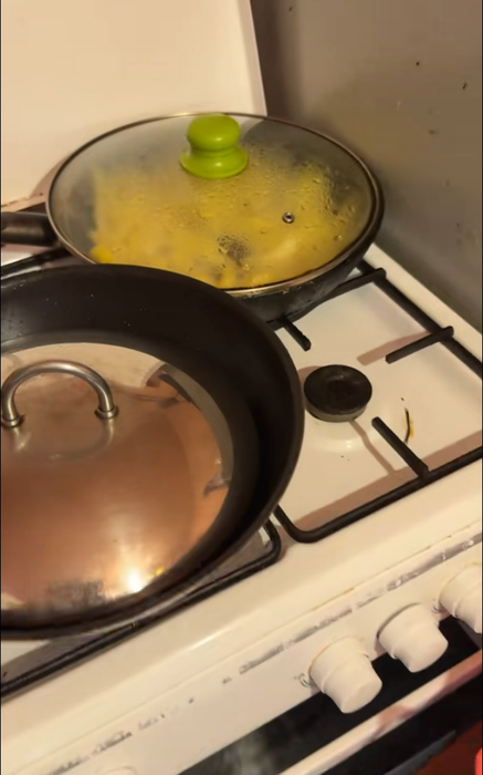 De la Insula Iubirii la… cratiță! Ce gătește Radu Vâlcan de zor, într-o bucătărie de la țară