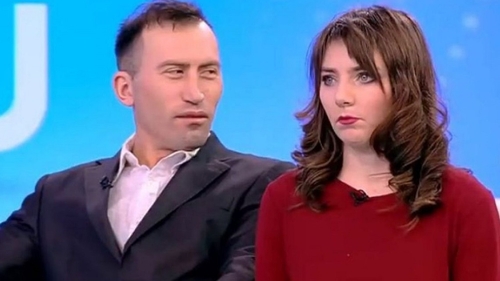 Noul hit al verii? Soții Stegaru au lansat o piesă împreună: ”Câinii latră, Vulpea merge!”