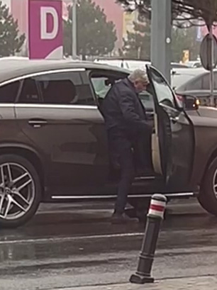 Ilie Năstase, dus de șofer încotro avea nevoie (SURSA FOTO: CANCAN.RO)