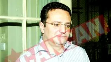 SRI face dosare politicienilor ca sa guverneze PD-L