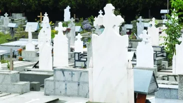 Sinucidere înfiorătoare în Prahova! Şi-a tăiat gâtul lângă mormântul soacrei! Care este cumplitul motiv 