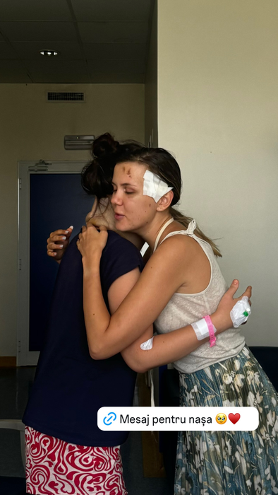 Ce pățește Emily Burghelea de fiecare dată când își piaptănă părul