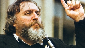 Razboiul pe averea lui Paunescu e tot mai dur, iar fiica vitrega a poetului a facut un gest INCREDIBIL! Ce le-a scris fratilor ei!