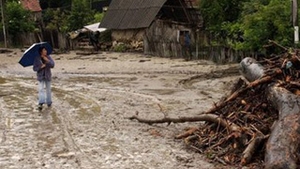 Zeci de case, inundate din cauza ploilor, la Galati